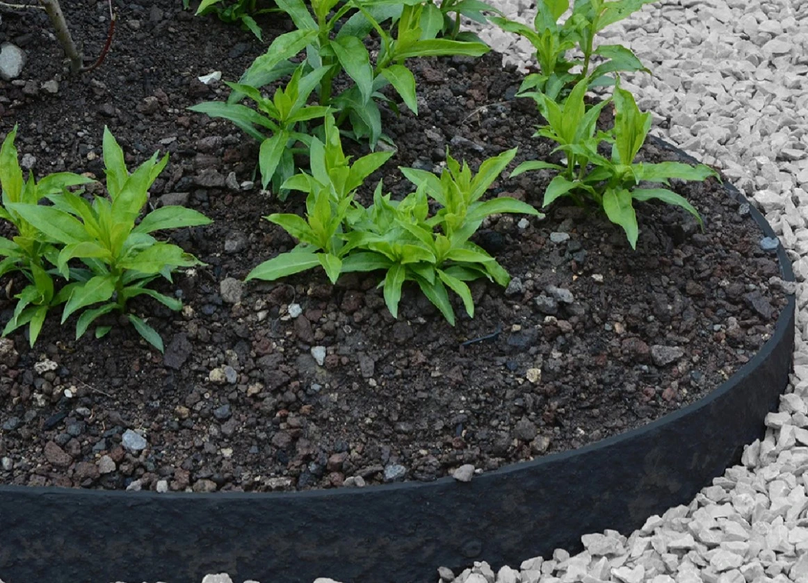 Flexible Beeteinfassung Kunststoff für geschwungene Gartenbeete