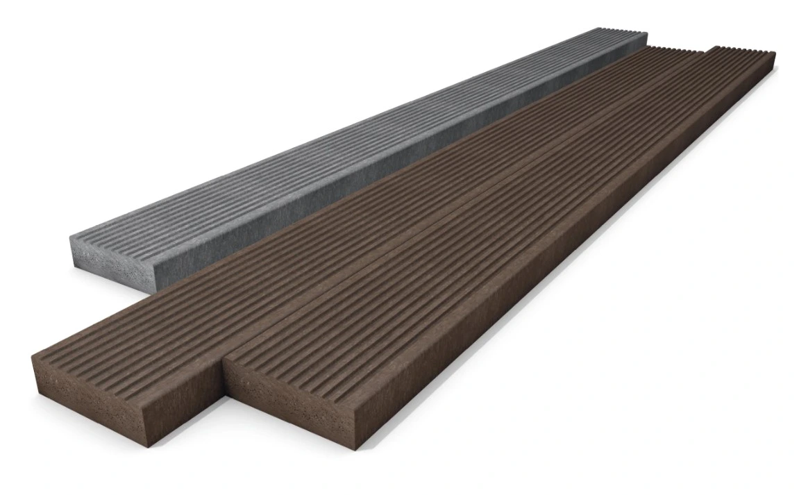 Rutschfeste Stegbohlen aus Recyclingkunststoff für Teich- und Uferbereiche